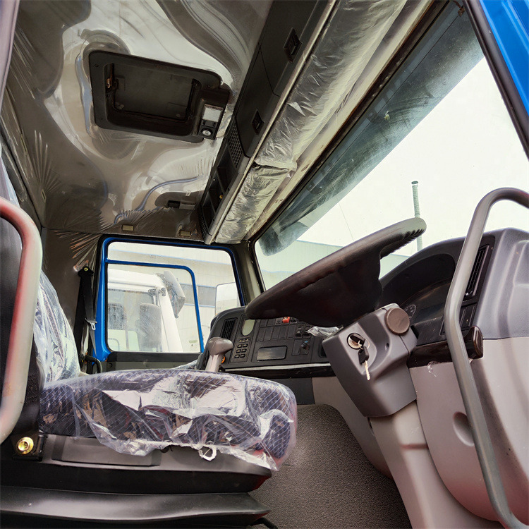 HOWO 6x4 336hp tractor - Cap tractor: Foto 5 HOWO 6x4 336hp tractor - Cap tractor: Foto 5