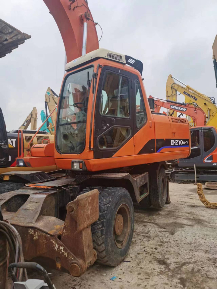 DOOSAN DH210W-7 - Excavator pe roţi: Foto 3 DOOSAN DH210W-7 - Excavator pe roţi: Foto 3