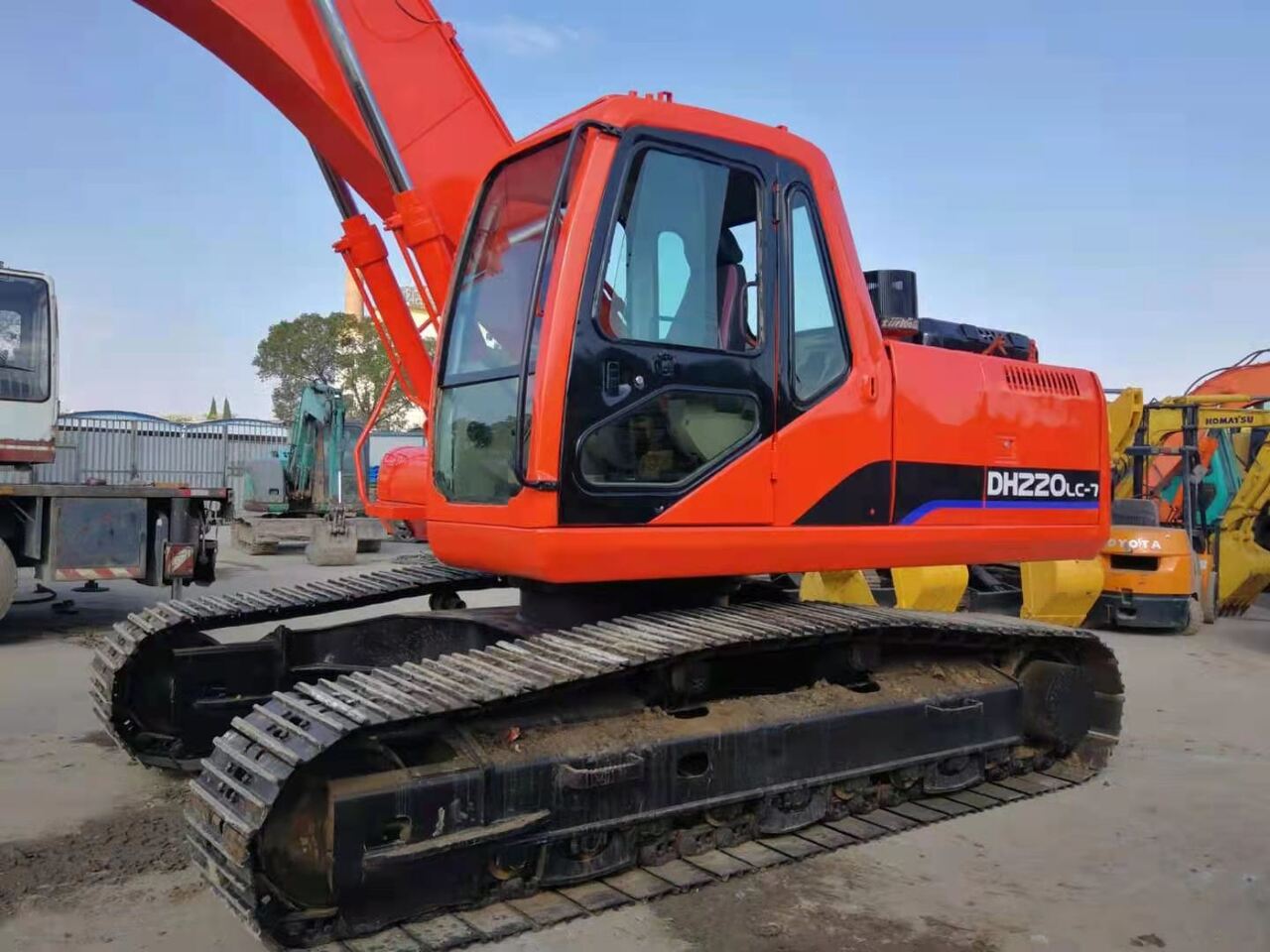 DOOSAN DH220LC - Excavator pe şenile: Foto 5 DOOSAN DH220LC - Excavator pe şenile: Foto 5