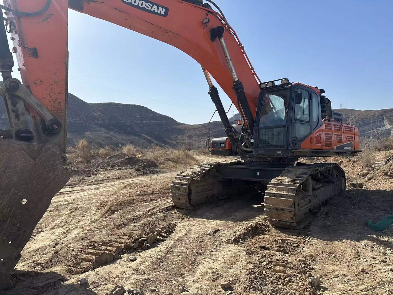 DOOSAN DOOSAN DH520LC-9C - Excavator pe şenile: Foto 1 DOOSAN DOOSAN DH520LC-9C - Excavator pe şenile: Foto 1