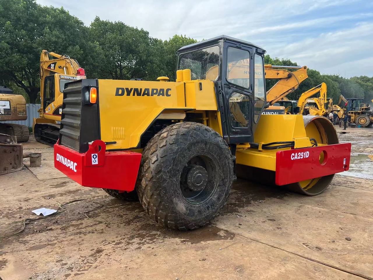 DYNAPAC CA215D - Cilindru compactor: Foto 2 DYNAPAC CA215D - Cilindru compactor: Foto 2