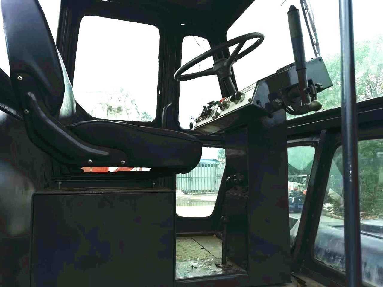 DYNAPAC CC421 - Cilindru compactor: Foto 4 DYNAPAC CC421 - Cilindru compactor: Foto 4