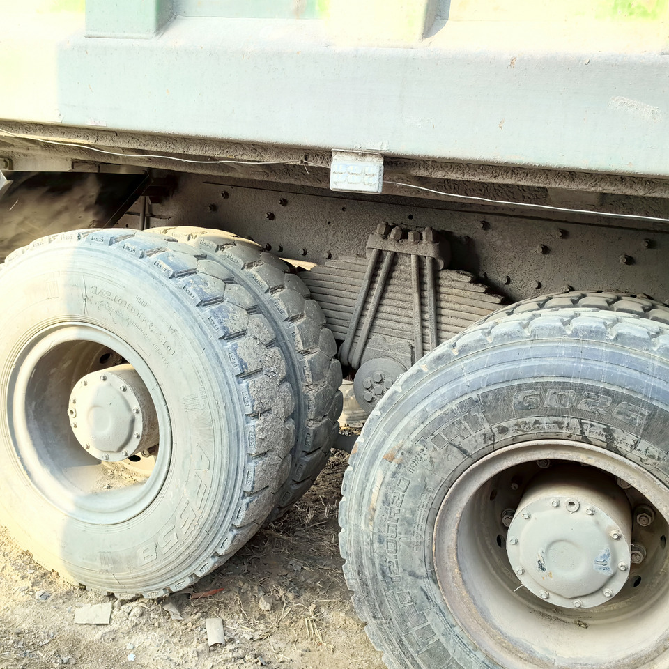 FAW 8x4 430hp-Green Tipper - Camion basculantă: Foto 5 FAW 8x4 430hp-Green Tipper - Camion basculantă: Foto 5