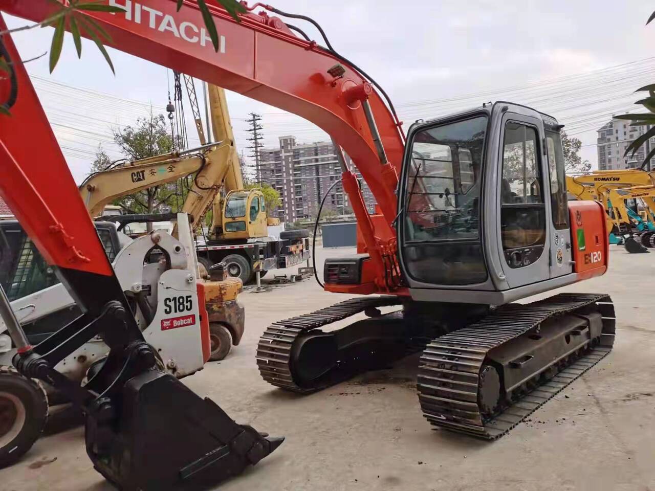 HITACHI EX120-5 - Excavator pe şenile: Foto 3 HITACHI EX120-5 - Excavator pe şenile: Foto 3