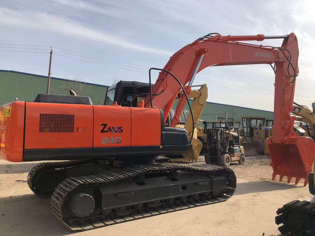 HITACHI ZX240 - Excavator pe şenile: Foto 2 HITACHI ZX240 - Excavator pe şenile: Foto 2