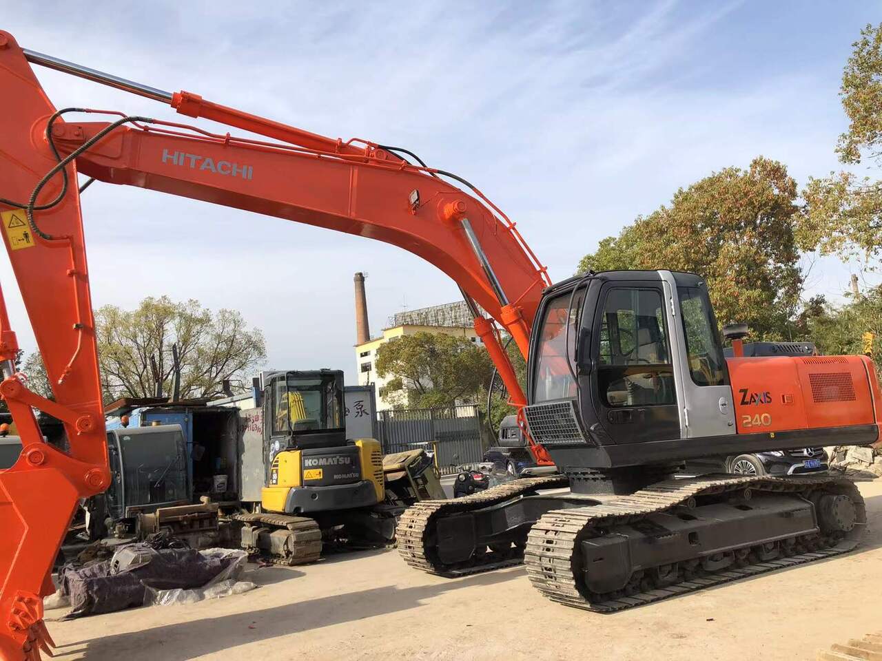 HITACHI ZX240 - Excavator pe şenile: Foto 1 HITACHI ZX240 - Excavator pe şenile: Foto 1