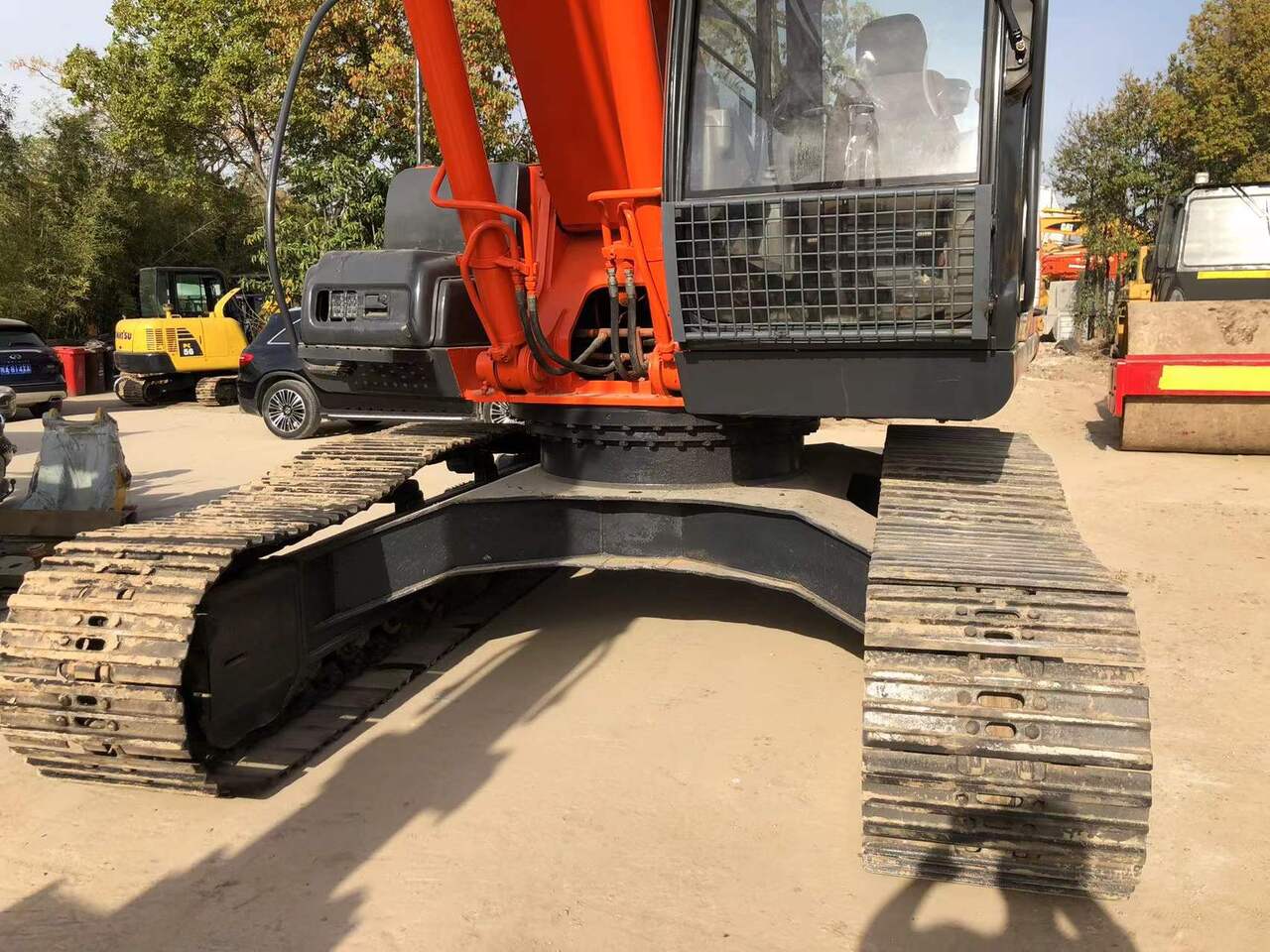 HITACHI ZX240 - Excavator pe şenile: Foto 5 HITACHI ZX240 - Excavator pe şenile: Foto 5