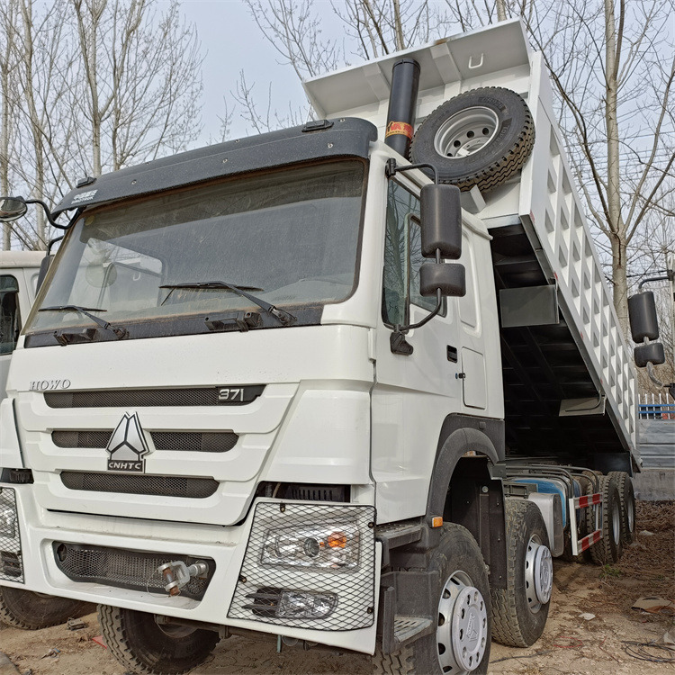 HOWO 8x4 371hp-White -tipper - Camion basculantă: Foto 1 HOWO 8x4 371hp-White -tipper - Camion basculantă: Foto 1