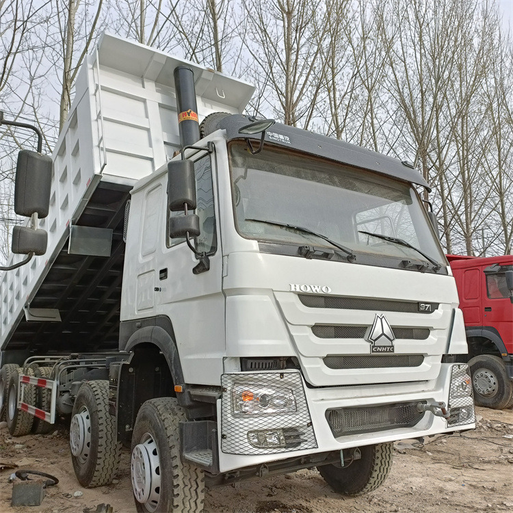 HOWO HOWO 371-white-tipper - Camion basculantă: Foto 1 HOWO HOWO 371-white-tipper - Camion basculantă: Foto 1