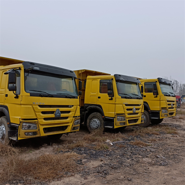 HOWO HOWO 6x4 375 -Yellow - Camion basculantă: Foto 3 HOWO HOWO 6x4 375 -Yellow - Camion basculantă: Foto 3