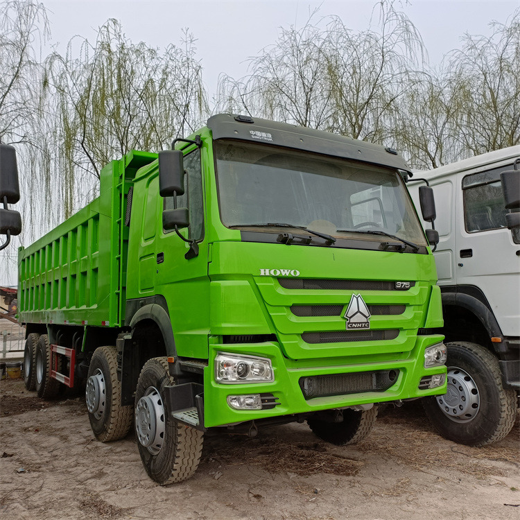 HOWO HOWO 8x4 375hp- Tipper - Camion basculantă: Foto 2 HOWO HOWO 8x4 375hp- Tipper - Camion basculantă: Foto 2