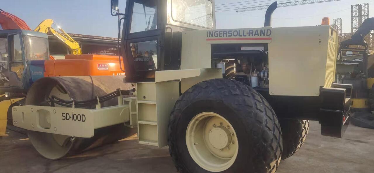 Ingersoll Rand SD100D - Cilindru compactor: Foto 1 Ingersoll Rand SD100D - Cilindru compactor: Foto 1