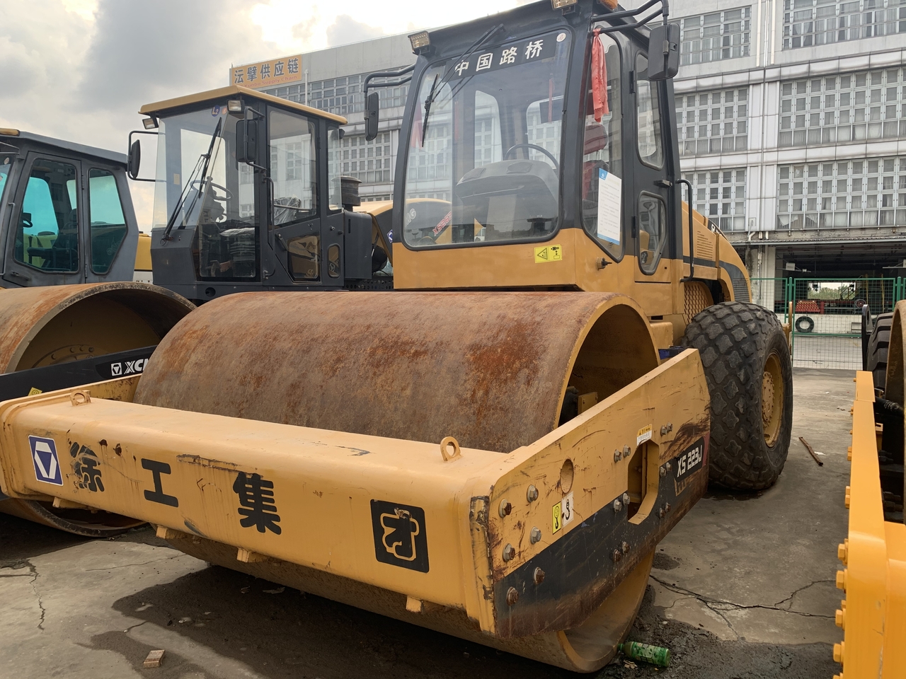 XCMG XS223J - Cilindru compactor: Foto 2 XCMG XS223J - Cilindru compactor: Foto 2