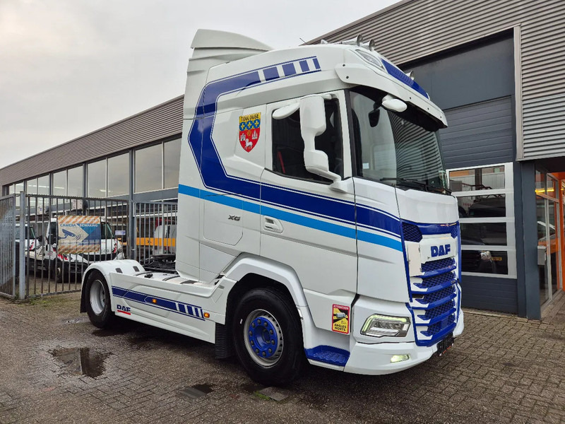 DAF XG 530/ (1) 2022/ Retarder/ LED/ Park Airco/ Navi/ Full option - Cap tractor: Foto 1 DAF XG 530/ (1) 2022/ Retarder/ LED/ Park Airco/ Navi/ Full option - Cap tractor: Foto 1