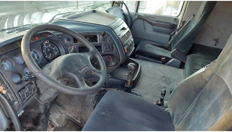 Cap tractor DAF XF 95.430 EURO 2 MANUAL GEARBOX: Foto 8