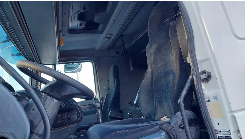 Cap tractor DAF XF 95.430 EURO 2 MANUAL GEARBOX: Foto 7