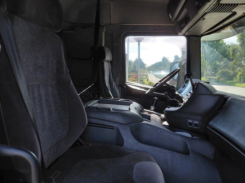 Scania P124-420 MANUAL + RETARDER !!!! 2 PIPES !!!! - Cap tractor: Foto 4 Scania P124-420 MANUAL + RETARDER !!!! 2 PIPES !!!! - Cap tractor: Foto 4