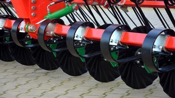 AGRO-MASZ Brona Mulczowa BM75 - Grapă cu arc: Foto 4 AGRO-MASZ Brona Mulczowa BM75 - Grapă cu arc: Foto 4