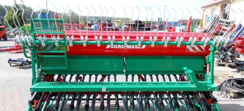 AGRO-MASZ Seed drill/ Siewnik rzędowy SR-270 - Semănătoare: Foto 2 AGRO-MASZ Seed drill/ Siewnik rzędowy SR-270 - Semănătoare: Foto 2