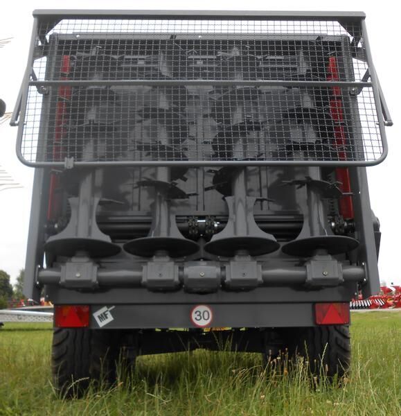 METAL-FACH N267 8T - Maşină de împrăştiat gunoi de grajd: Foto 2 METAL-FACH N267 8T - Maşină de împrăştiat gunoi de grajd: Foto 2