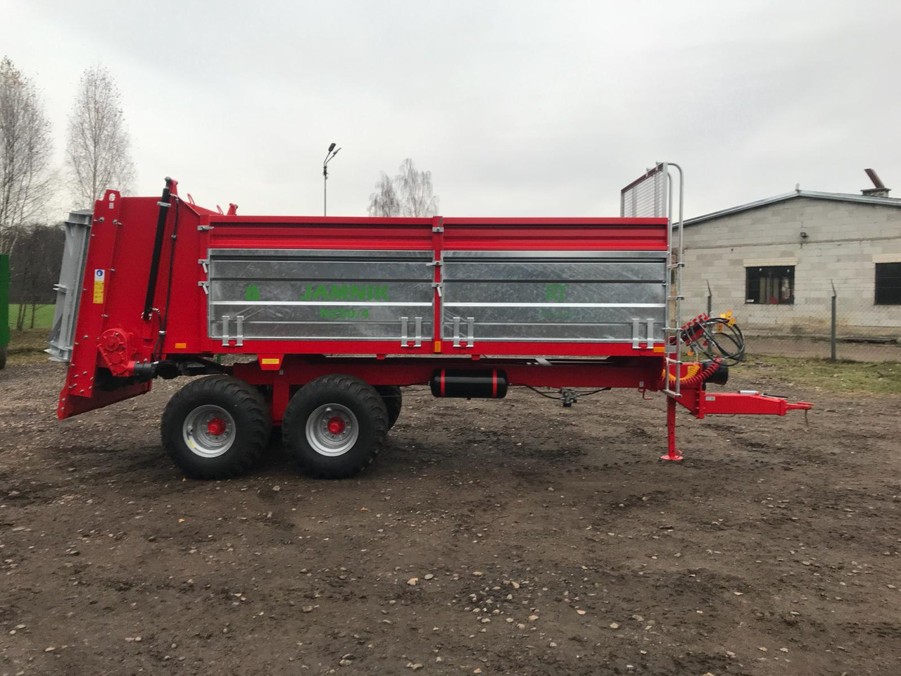 ROLTRANS N 250/4 Jamnik 8t - Maşină de împrăştiat gunoi de grajd: Foto 2 ROLTRANS N 250/4 Jamnik 8t - Maşină de împrăştiat gunoi de grajd: Foto 2