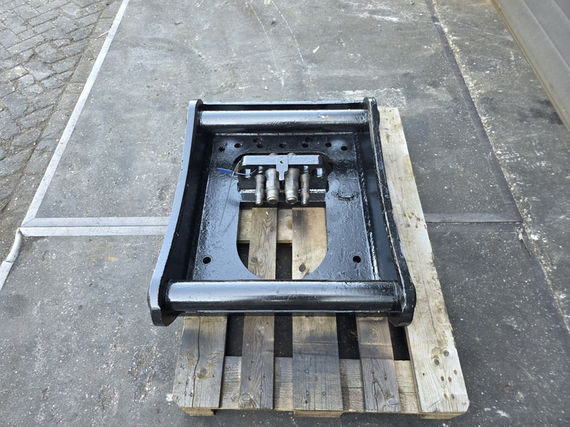 Fuchs fqc sennebogen adaptor plate FQC liebherr sennebogen fqc plate shear - Cuplare rapidă pentru Utilaje constructii: Foto 1 Fuchs fqc sennebogen adaptor plate FQC liebherr sennebogen fqc plate shear - Cuplare rapidă pentru Utilaje constructii: Foto 1