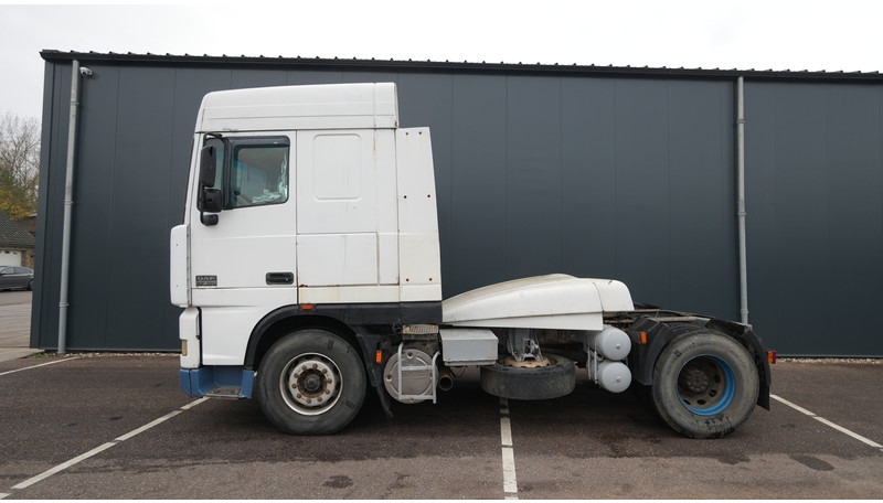 DAF XF 95.380 SC MANUAL GEARBOX EURO 3 - Cap tractor: Foto 1 DAF XF 95.380 SC MANUAL GEARBOX EURO 3 - Cap tractor: Foto 1