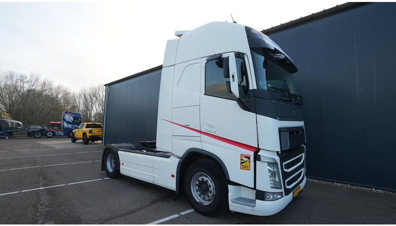 Volvo FH 460 EURO 6 GLOBETROTTER 647.800KM - Cap tractor: Foto 4 Volvo FH 460 EURO 6 GLOBETROTTER 647.800KM - Cap tractor: Foto 4