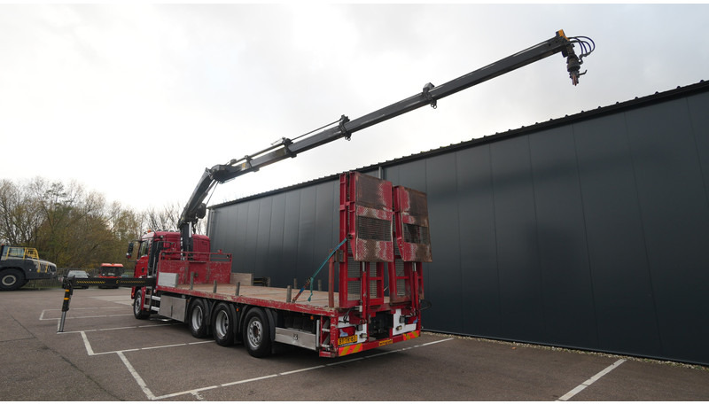 MAN TGA 35.400 8X4 MACHINE/CAR TRANSPORT WITH HIAB 244 EP-4 HI-DUO CRANE 364.000KM - Camion cu macara: Foto 3 MAN TGA 35.400 8X4 MACHINE/CAR TRANSPORT WITH HIAB 244 EP-4 HI-DUO CRANE 364.000KM - Camion cu macara: Foto 3