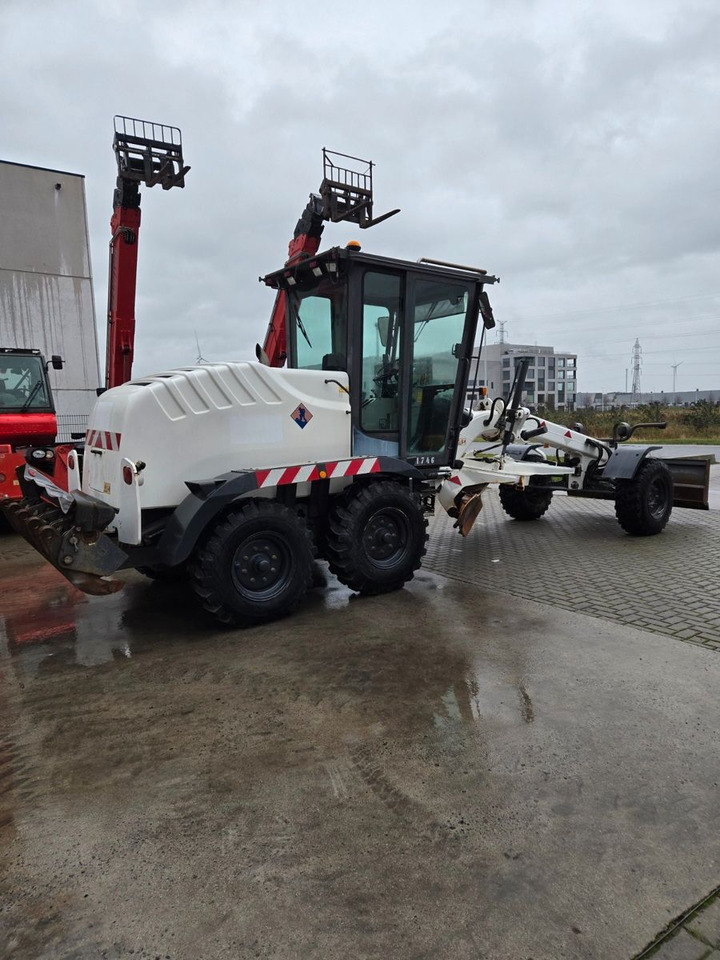 Autogreder New Holland F106.6: Foto 6