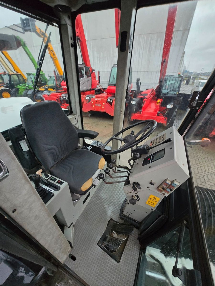 Autogreder New Holland F106.6: Foto 13