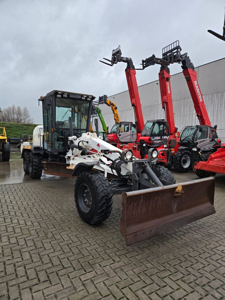 Autogreder New Holland F106.6: Foto 8