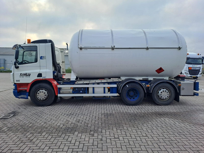 DAF FAN CF75. 6x2 -24030 Liter Gas tank truck ID 2.166 Rootselaar, flowmeter, pump, sunroof on tank - Camion cisternă: Foto 4 DAF FAN CF75. 6x2 -24030 Liter Gas tank truck ID 2.166 Rootselaar, flowmeter, pump, sunroof on tank - Camion cisternă: Foto 4