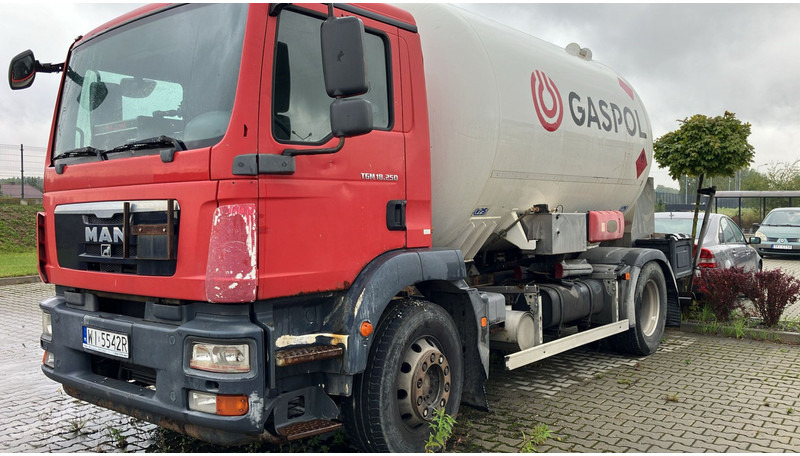 MAN TGM 18.250 4x2 15412 Liter Gas tank truck ID 2.170 - Camion cisternă: Foto 1 MAN TGM 18.250 4x2 15412 Liter Gas tank truck ID 2.170 - Camion cisternă: Foto 1