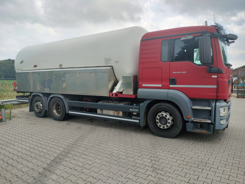 MAN TGS 26.400 6x2-4 LL 26900 Liter Gas tank truck ID 2.168 Rootselaar, flowmeter, pump - Camion cisternă: Foto 1 MAN TGS 26.400 6x2-4 LL 26900 Liter Gas tank truck ID 2.168 Rootselaar, flowmeter, pump - Camion cisternă: Foto 1