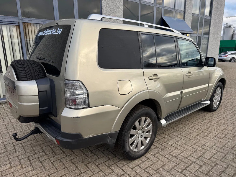 Mitsubishi Pajero **3200TD-AUTOMAAT-AC-TOPSHAPE-LICHTE VRACHT** - Autoutilitară: Foto 4 Mitsubishi Pajero **3200TD-AUTOMAAT-AC-TOPSHAPE-LICHTE VRACHT** - Autoutilitară: Foto 4