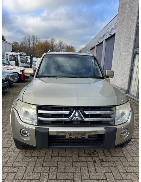 Mitsubishi Pajero **3200TD-AUTOMAAT-AC-TOPSHAPE-LICHTE VRACHT** - Autoutilitară: Foto 2 Mitsubishi Pajero **3200TD-AUTOMAAT-AC-TOPSHAPE-LICHTE VRACHT** - Autoutilitară: Foto 2
