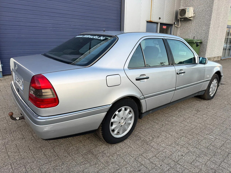 Mercedes-Benz C-Klasse **C180-PETROL-AC** - Berlină/ Sedan: Foto 4 Mercedes-Benz C-Klasse **C180-PETROL-AC** - Berlină/ Sedan: Foto 4