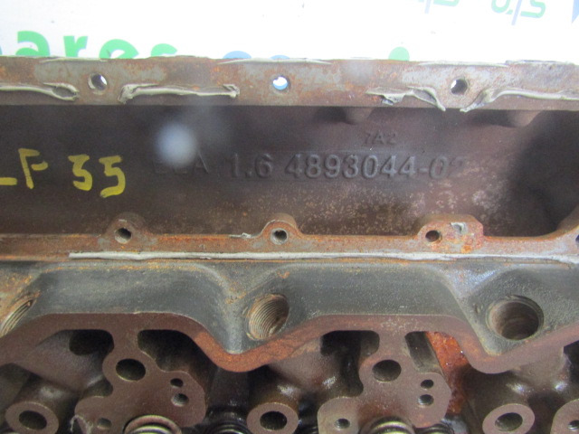 DAF LF 55 220/250 CYLINDER HEAD P/NO 4893044 / 140993 - Motor şi piese pentru Camion: Foto 1 DAF LF 55 220/250 CYLINDER HEAD P/NO 4893044 / 140993 - Motor şi piese pentru Camion: Foto 1