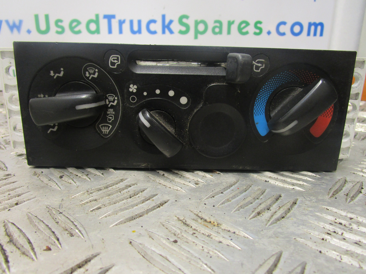 ISUZU N75 4HK1 HEATER CONTROL UNIT - Cabină și interior pentru Camion: Foto 1 ISUZU N75 4HK1 HEATER CONTROL UNIT - Cabină și interior pentru Camion: Foto 1