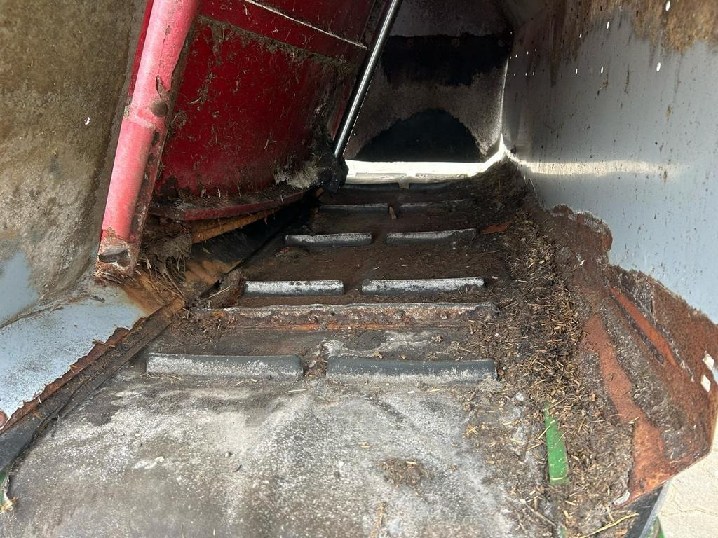 BVL V-MIX PLUS 13-1S - Remorcă distribuit furaje: Foto 2 BVL V-MIX PLUS 13-1S - Remorcă distribuit furaje: Foto 2