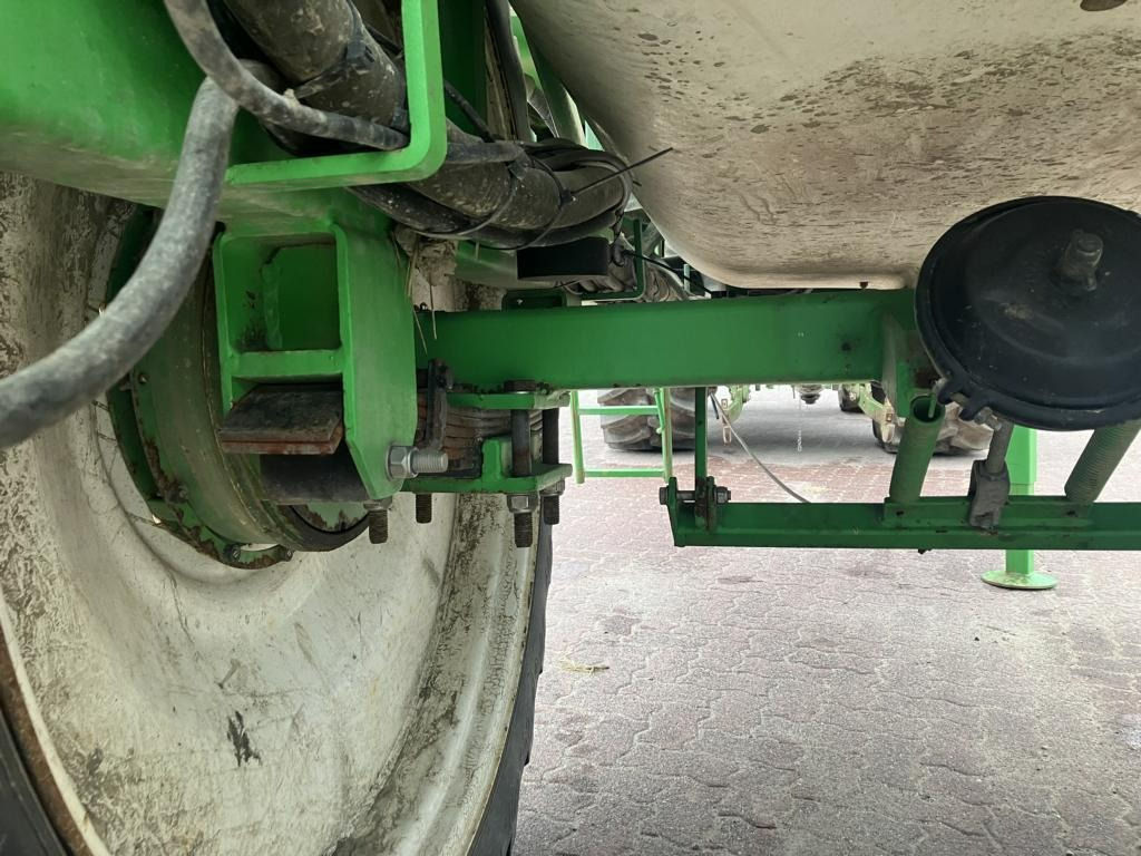 CHD D 3627 - Maşină de erbicidat: Foto 4 CHD D 3627 - Maşină de erbicidat: Foto 4