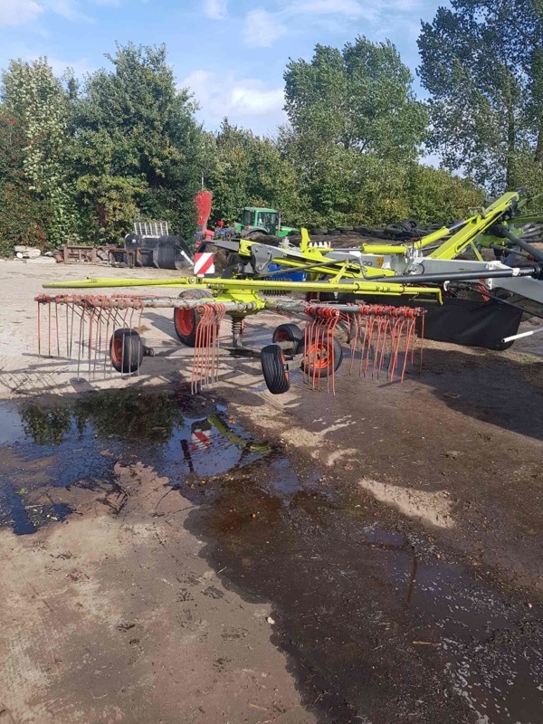 CLAAS Liner 2800 - Maşină de întors fânul: Foto 3 CLAAS Liner 2800 - Maşină de întors fânul: Foto 3