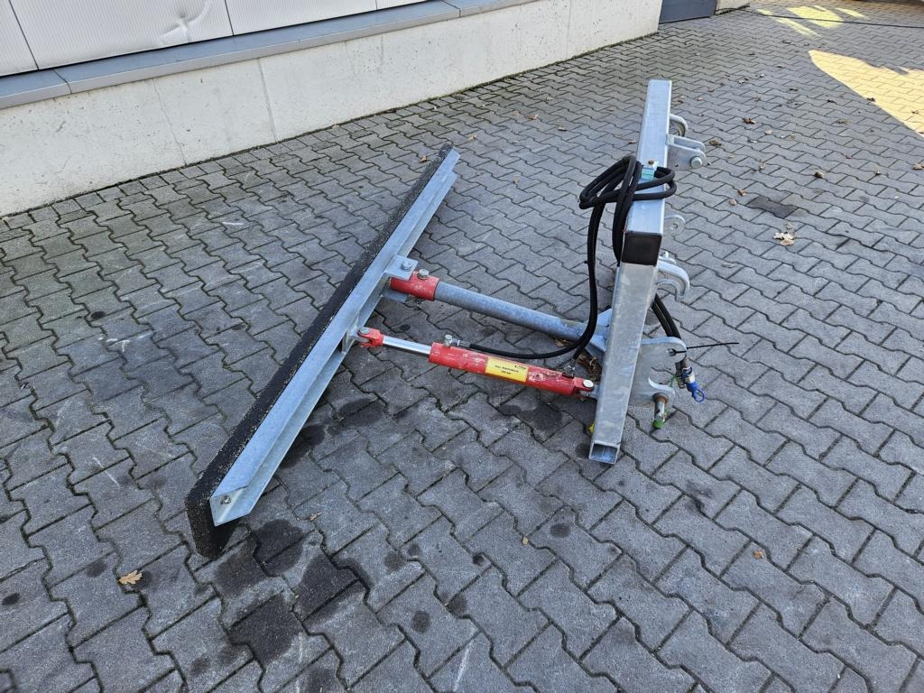 Fliegl Gummi-Schiebeschild - Încarcator frontal pentru tractor: Foto 4 Fliegl Gummi-Schiebeschild - Încarcator frontal pentru tractor: Foto 4