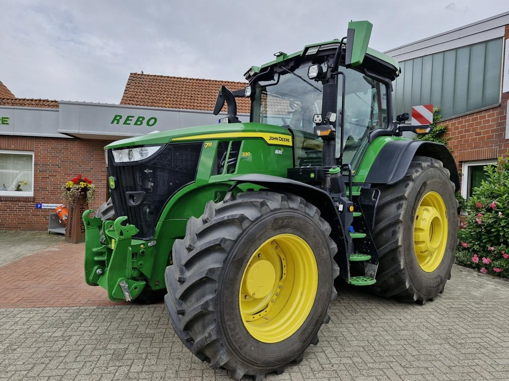 John Deere TRAKTOR 7R330 - Tractor agricol: Foto 1 John Deere TRAKTOR 7R330 - Tractor agricol: Foto 1