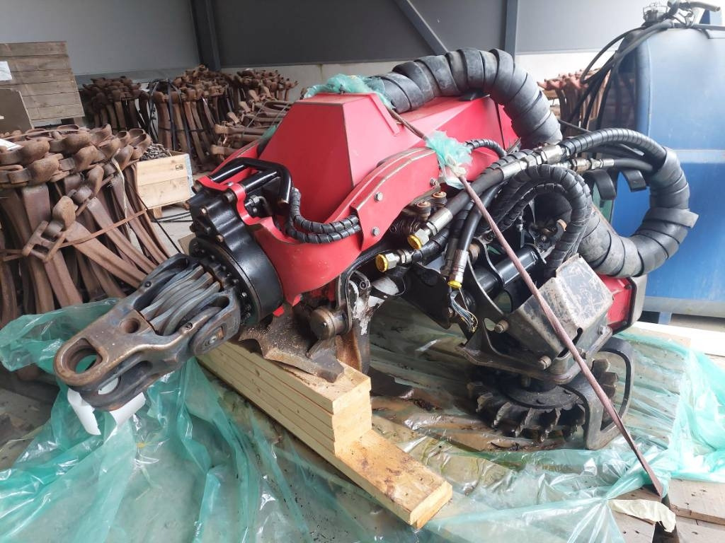 Komatsu 365.1 - Capul procesor: Foto 1 Komatsu 365.1 - Capul procesor: Foto 1