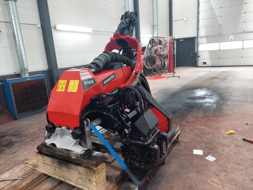 Komatsu C123 - Capul procesor: Foto 1 Komatsu C123 - Capul procesor: Foto 1