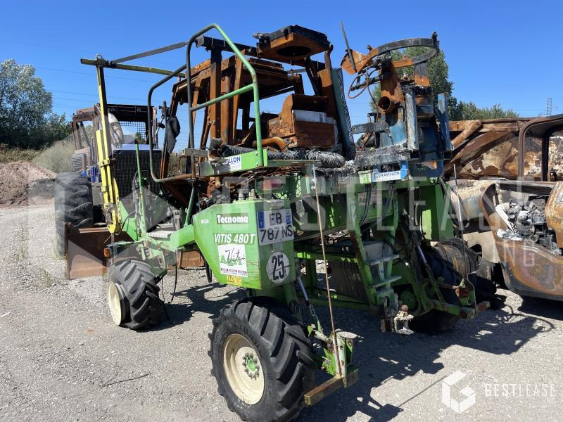 Tecnoma VITIS 480 T - Tractor de încălecat: Foto 3 Tecnoma VITIS 480 T - Tractor de încălecat: Foto 3