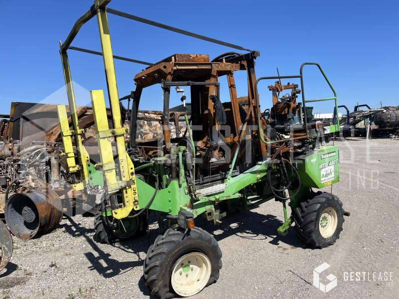 Tecnoma VITIS 480 T - Tractor de încălecat: Foto 1 Tecnoma VITIS 480 T - Tractor de încălecat: Foto 1
