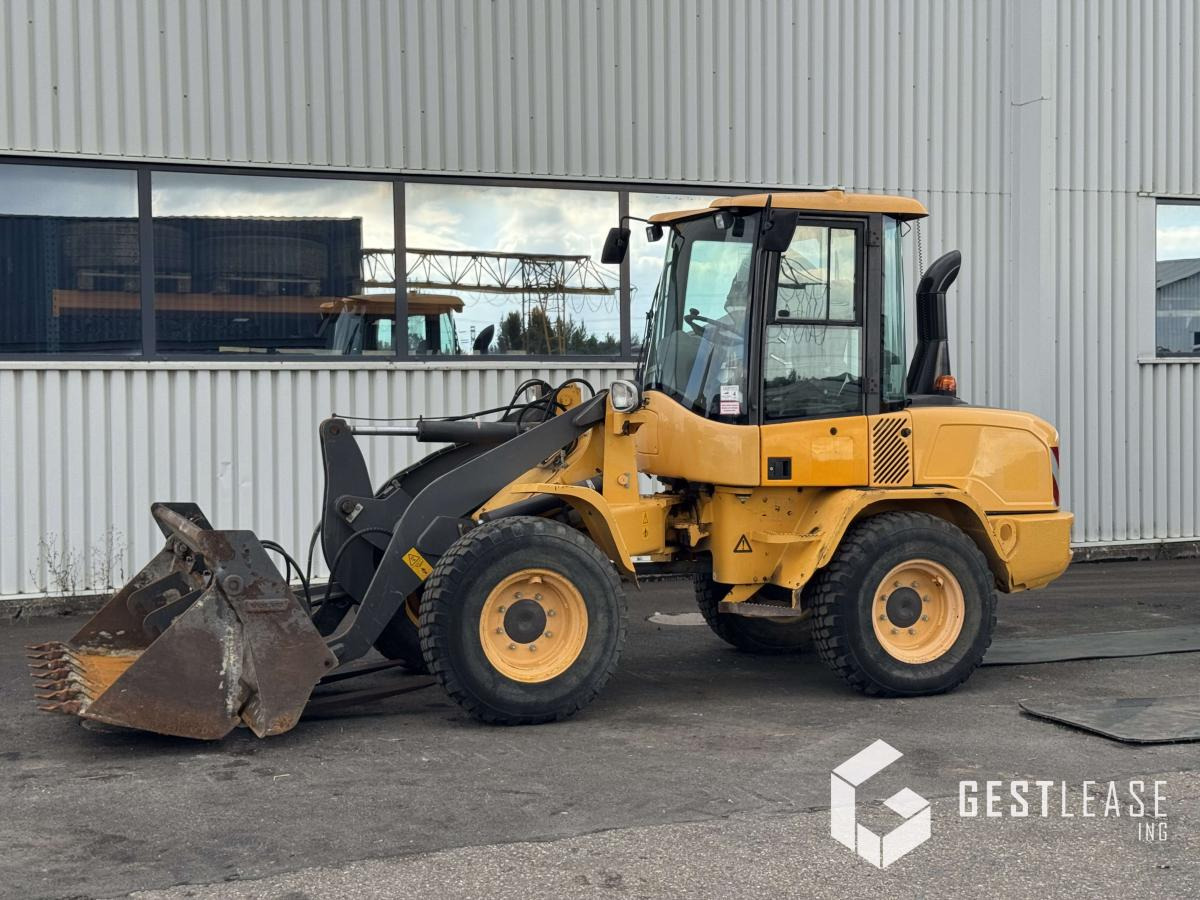 Volvo L30G - Încărcător frontal pe pneuri: Foto 1 Volvo L30G - Încărcător frontal pe pneuri: Foto 1